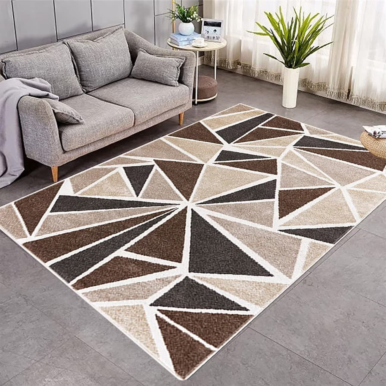 Cozy Geometric Round Rug