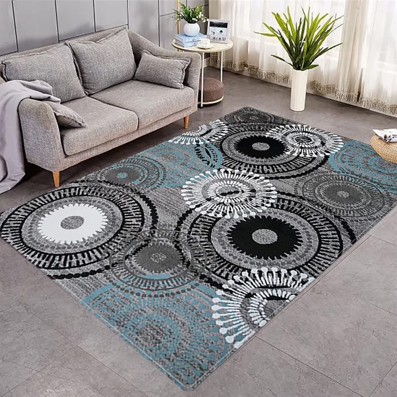 Cozy Geometric Round Rug